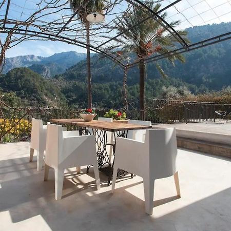 Can Gari Soller Luaran gambar